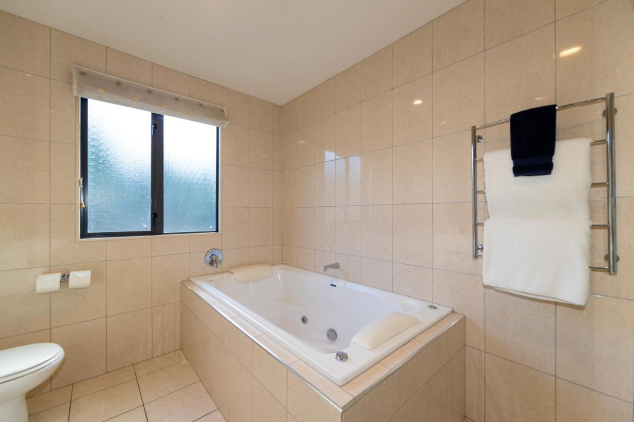 Harvest Lodge Motel Havelock North Buitenkant foto