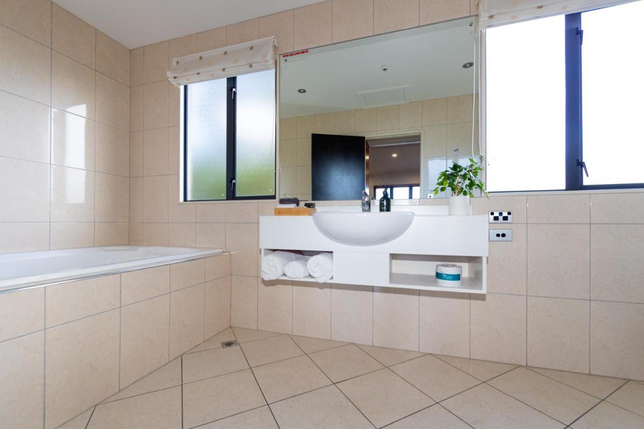 Harvest Lodge Motel Havelock North Buitenkant foto