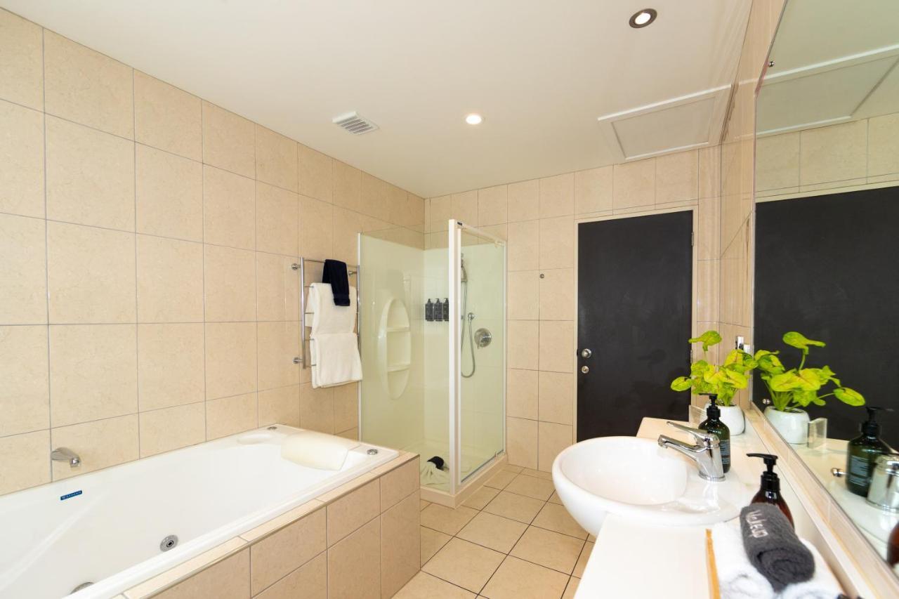 Harvest Lodge Motel Havelock North Buitenkant foto